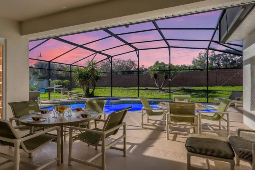 The Marvel Mansion 5br Pool Near World *